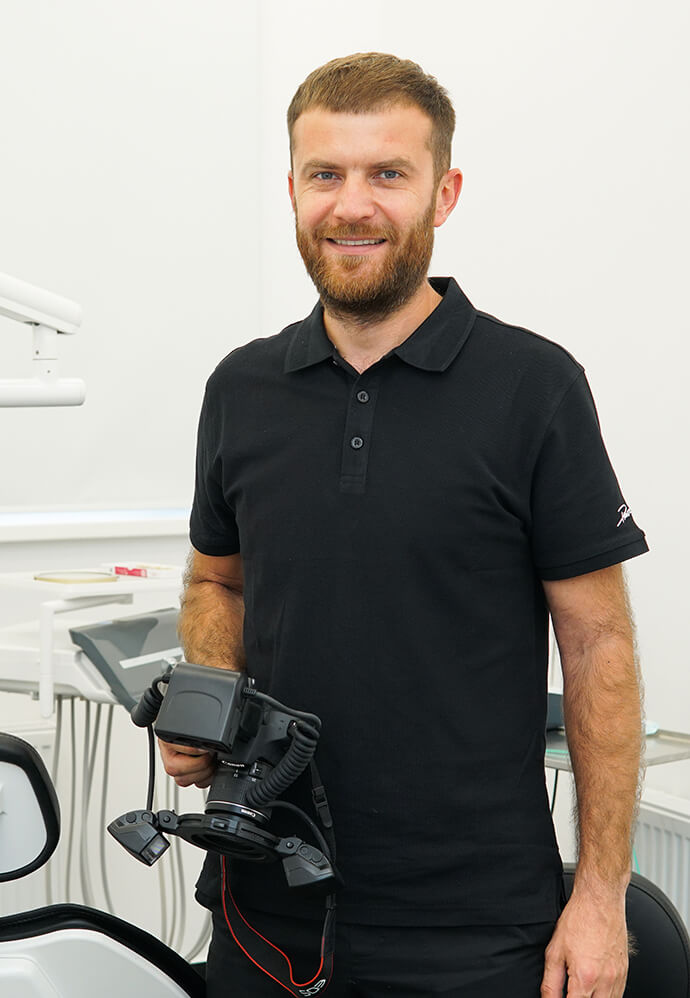 Антонович Дмитрий Анатольевич врач стоматолог - хирург - ортопед